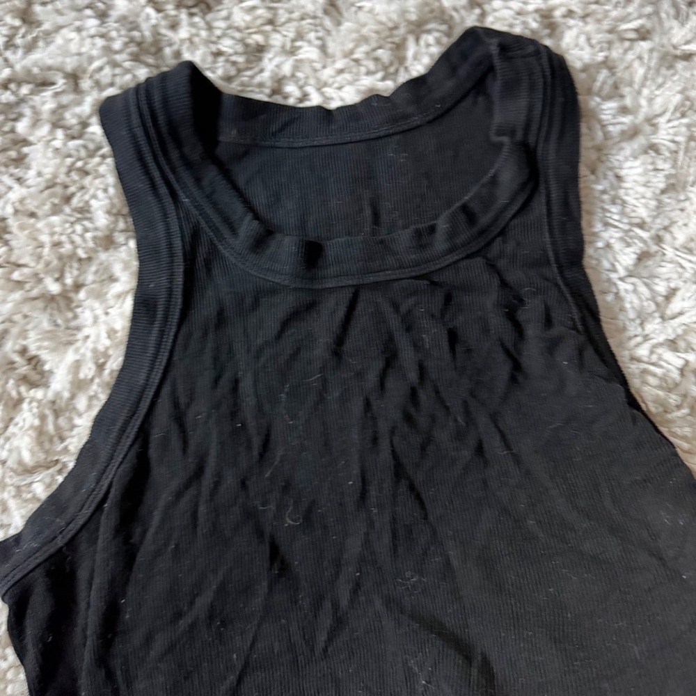 Black sleeveless Classic extra long women’s tank top Black Sleeveless Tank (Size - Picture 4 of 4